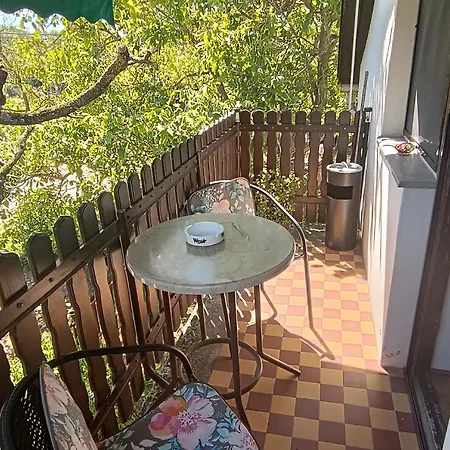 Anna Apartment Lovas