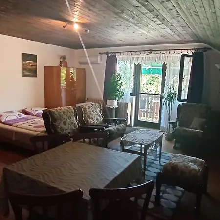 Apartman Anna *